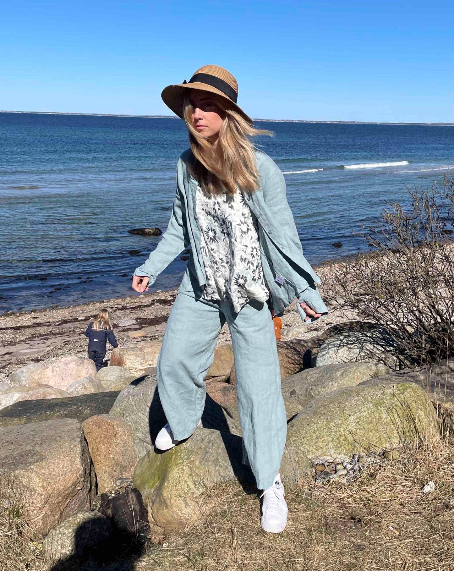 Jade hørskjorte med knapper fra THING