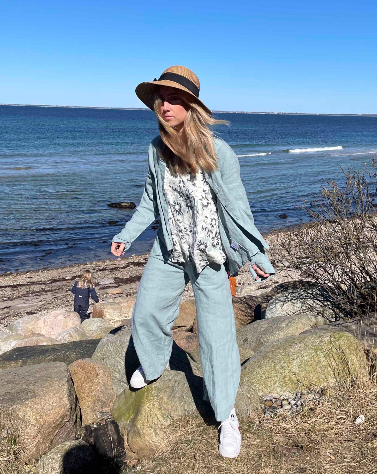 Blomster hørbluse fra THING