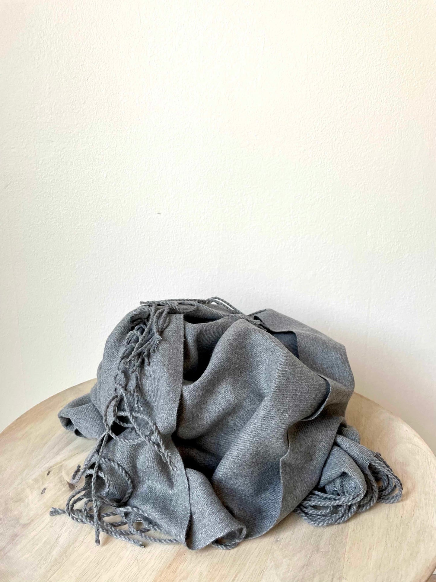 Gråt cashmere tørklæde