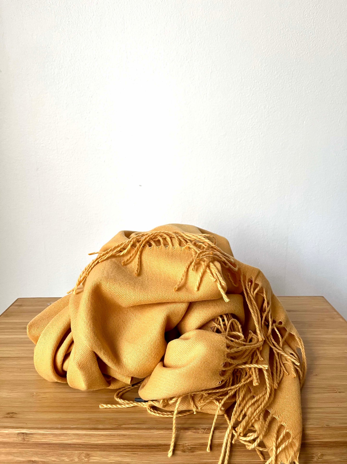 Gult cashmere tørklæde