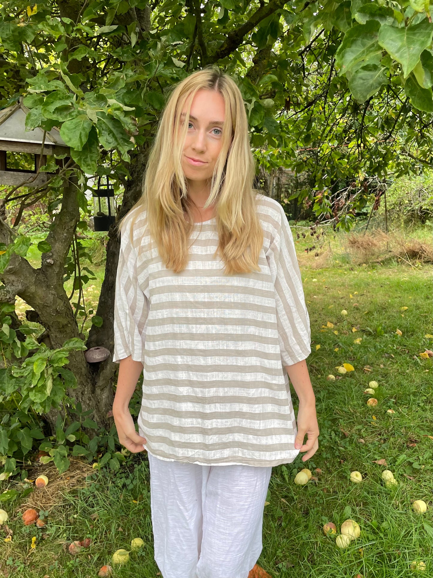 Stribet hørbluse fra New Collection