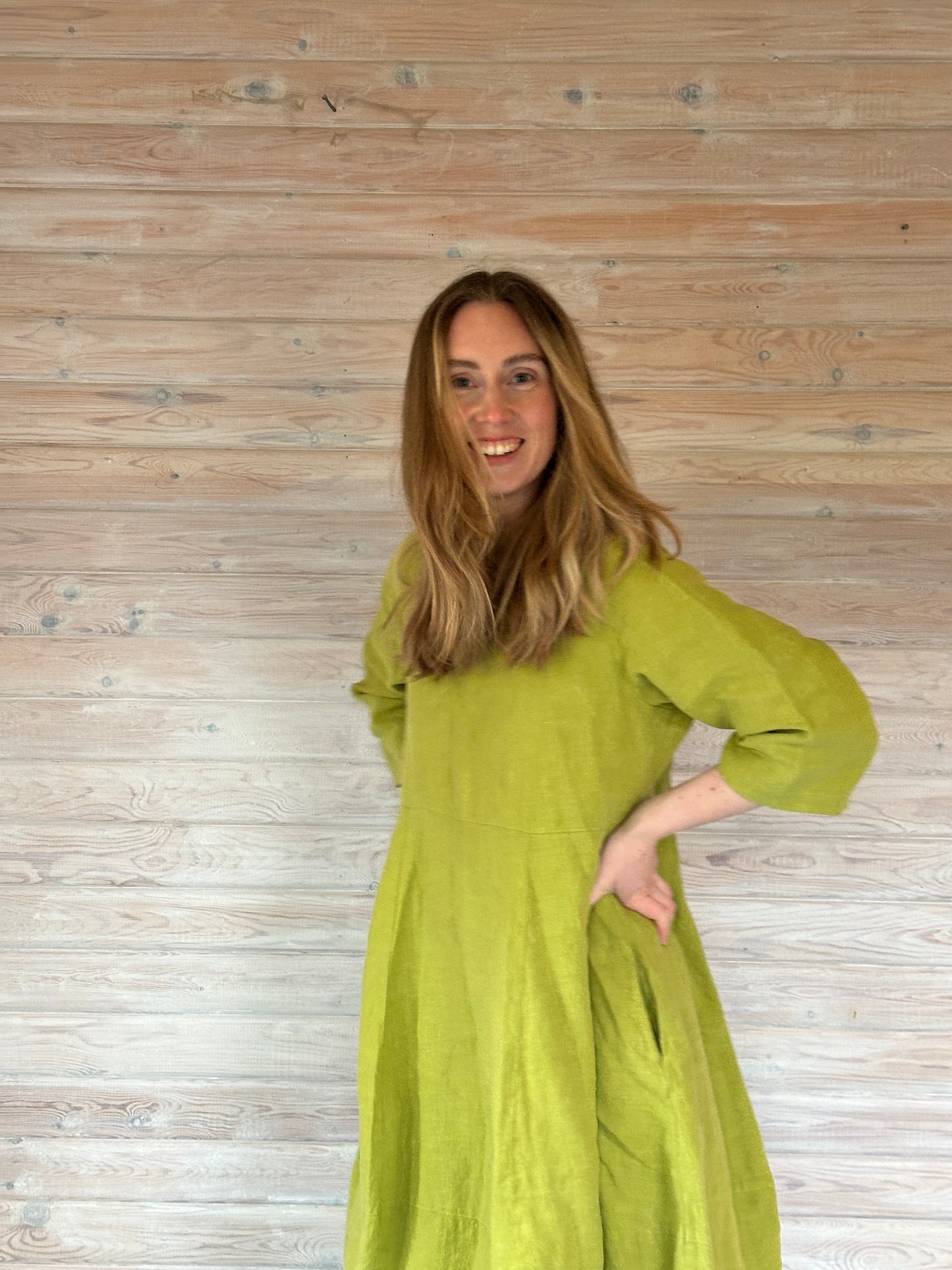 Forårsgrøn ballonkjole fra Thing