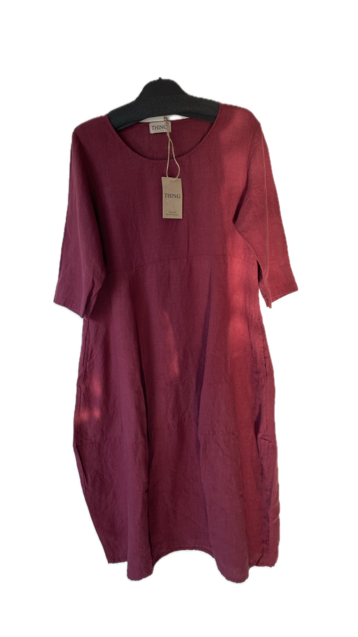 Vinrød ballonkjole i hør