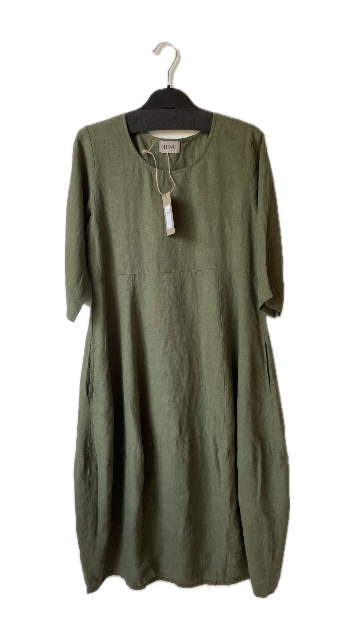 Urte-grøn ballonkjole fra Thing