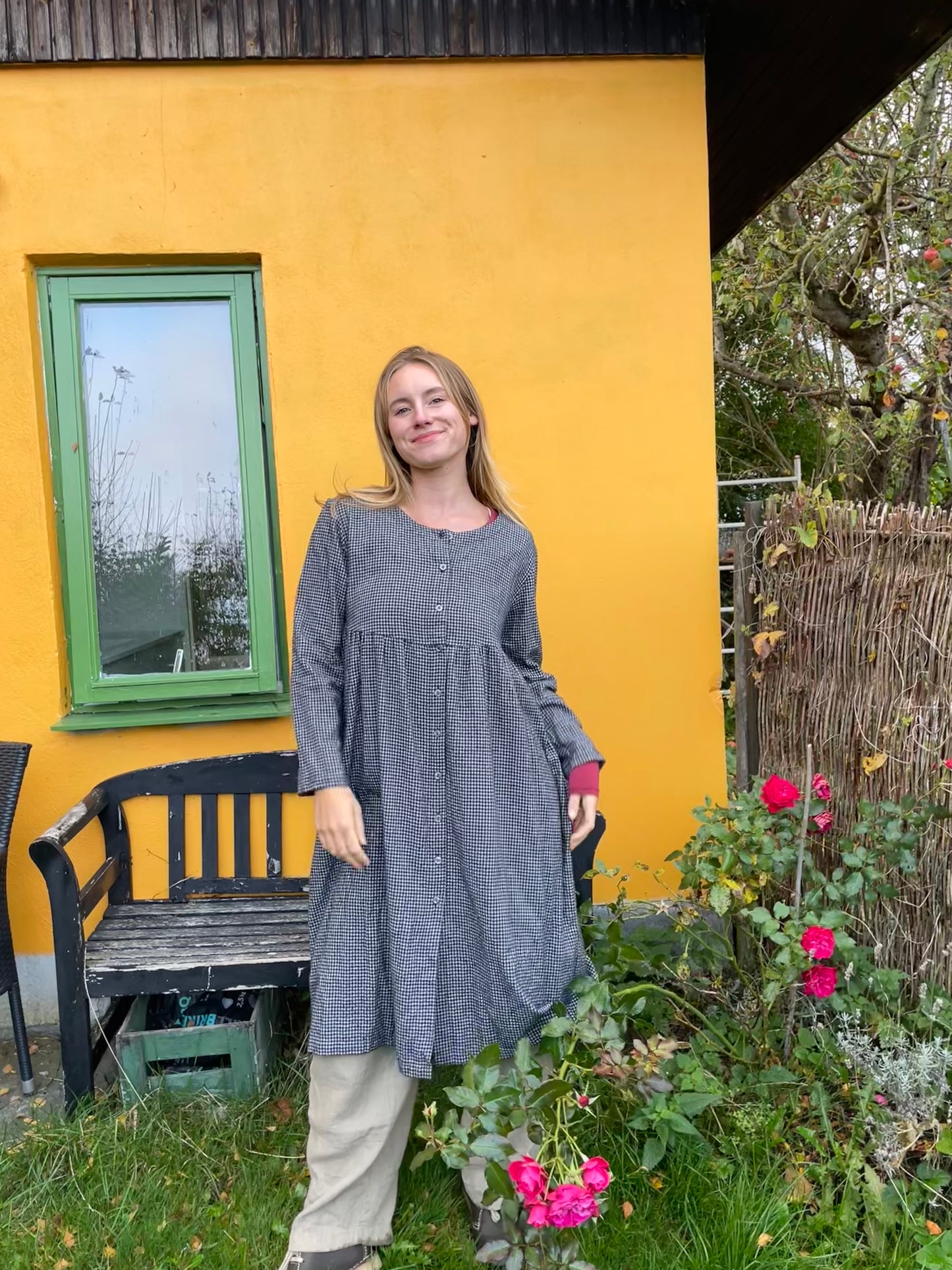 Sort/hvid ternet kjole i 100% økologisk bomuld