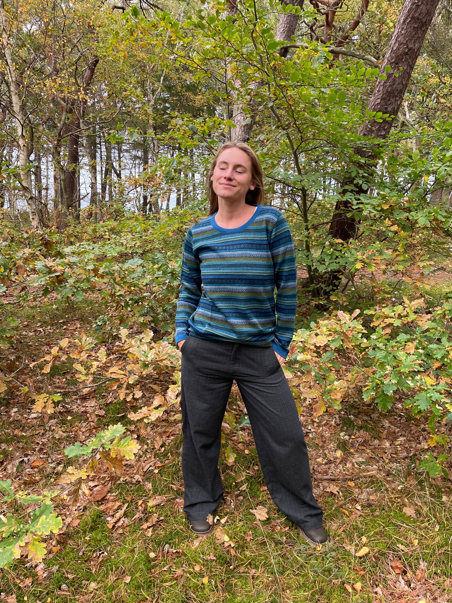 Blå alpaca-sweater fra Himalaya