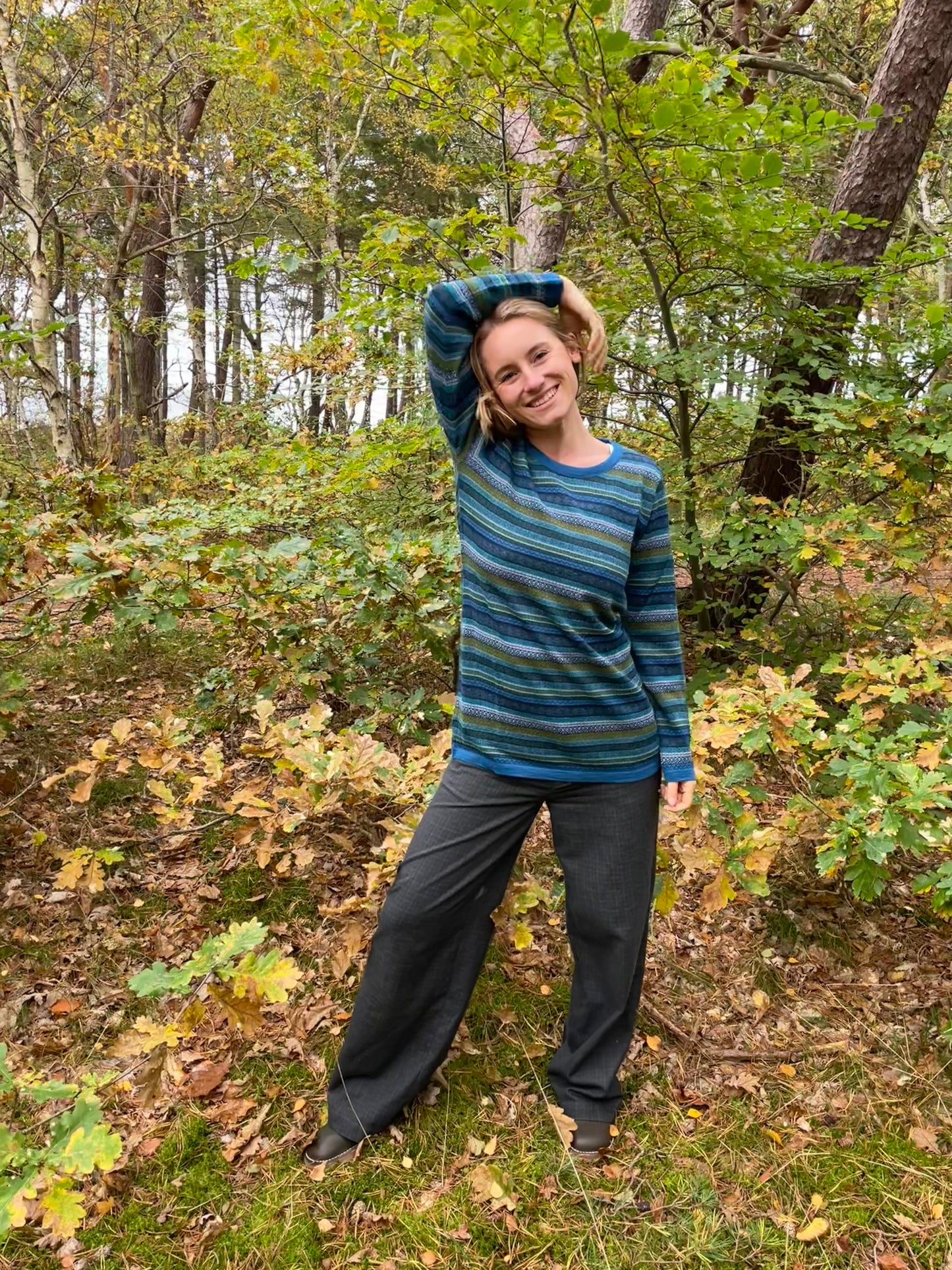 Blå alpaca-sweater fra Himalaya